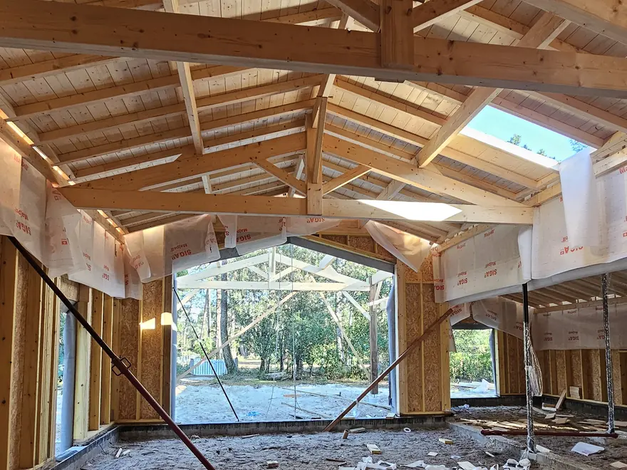 Chantier d'ossature bois et charpente